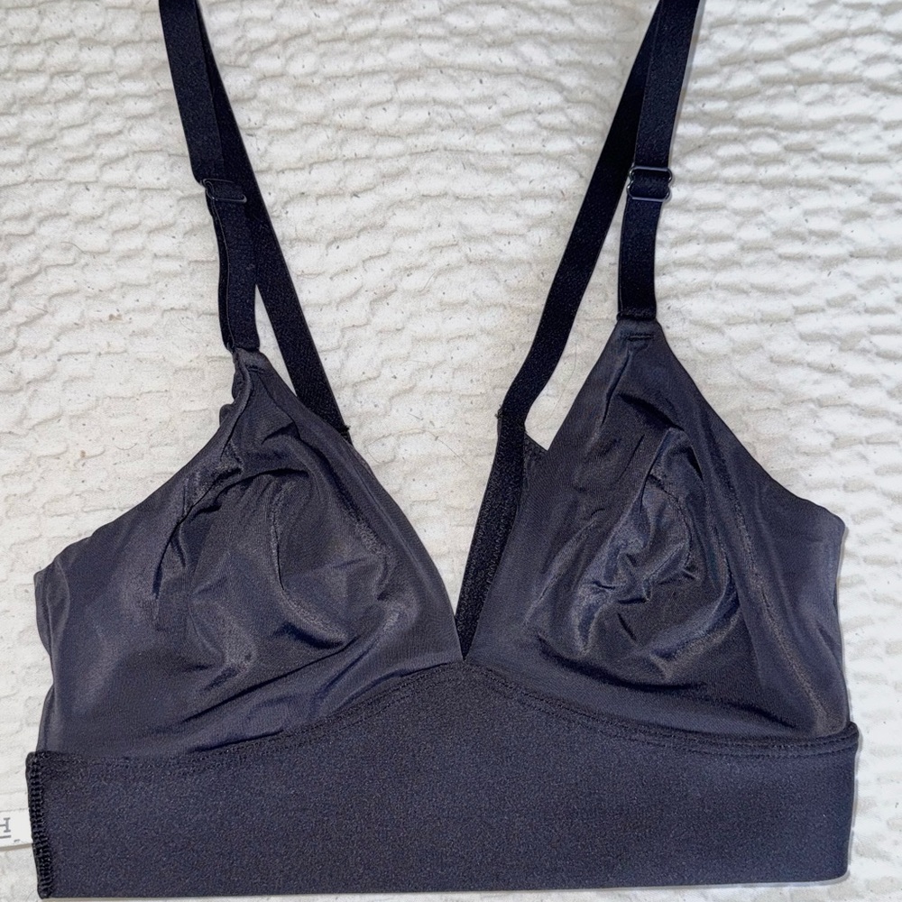 Black Seamless Triangle Bra with Adjustable Straps